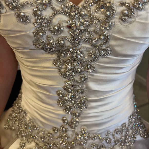 Wedding dress-Allure Elegant Ivory Ball Gown with Beaded Bodice number 9003 - Picture 3 of 16